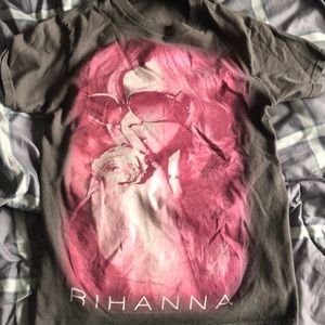 RIHANNA LOUD TOUR T-SHIRT